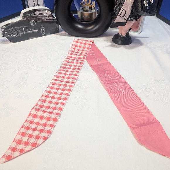 Twilly - Pink Squares on one side,  Pink on the other. - Picture 3 of 6